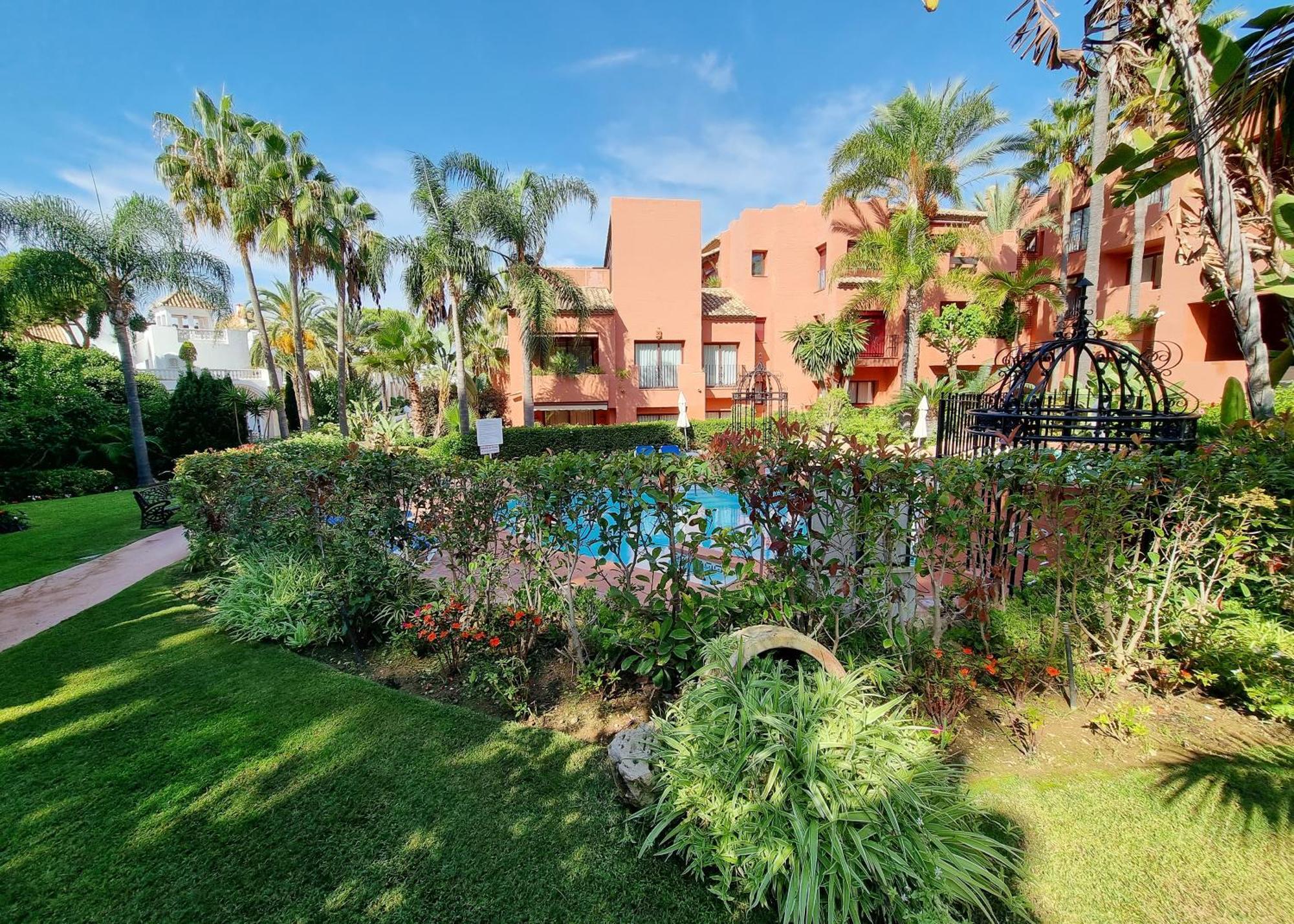 Jardines De Don Carlos Apartment Marbella